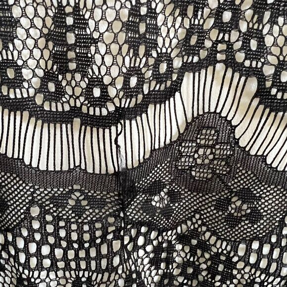 Melrose Elegant Black and White Lace Dress, Fitted Lace dress, Cocktail Dress - Picture 4 of 7